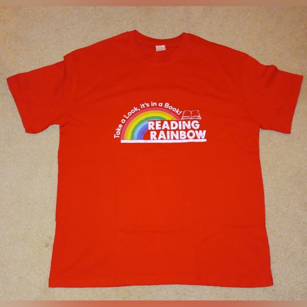 Cute NEW UNWORN JUST ARRIVED RETRO STYLE "READING RAINBOW" SHIRT WOMEN OR MEN XL